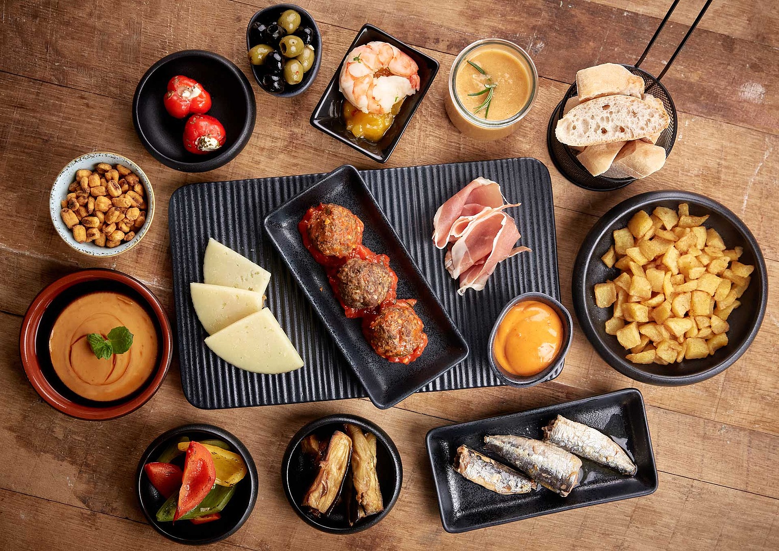Gastronomie ist digital Essen auf dem Tisch