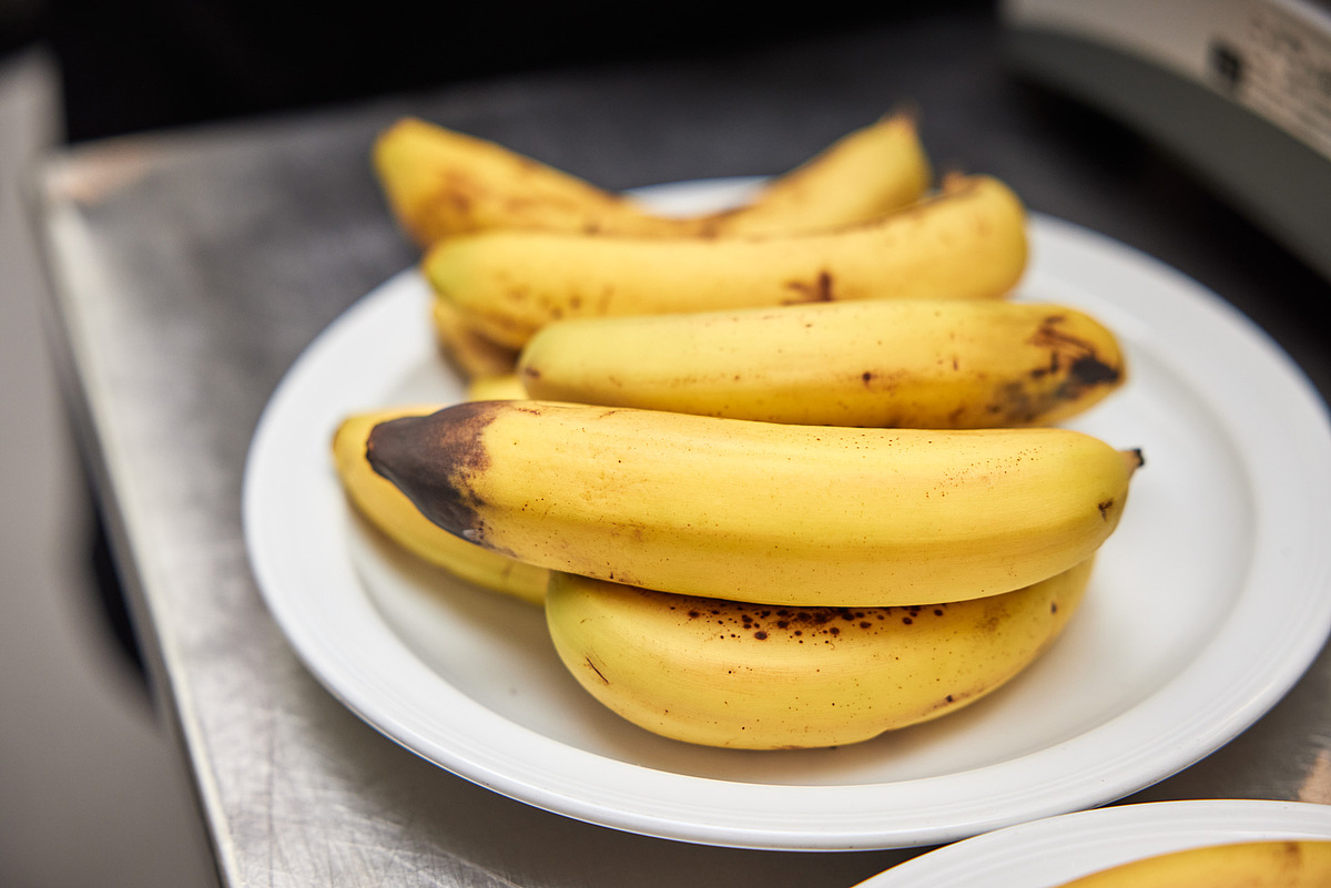 Bananen auf Teller